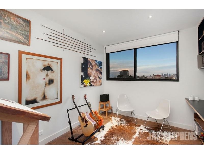 202/96 Pilgrim Street, Seddon VIC 3011