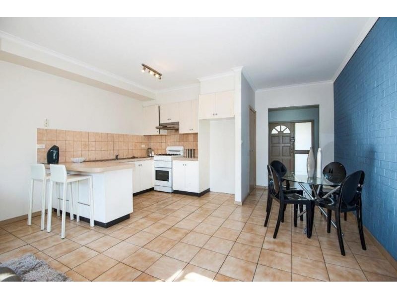 2/4 Queen Street, Footscray VIC 3011