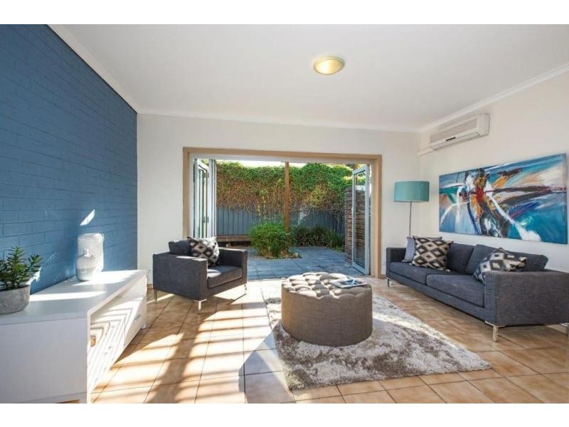 2/4 Queen Street, Footscray VIC 3011