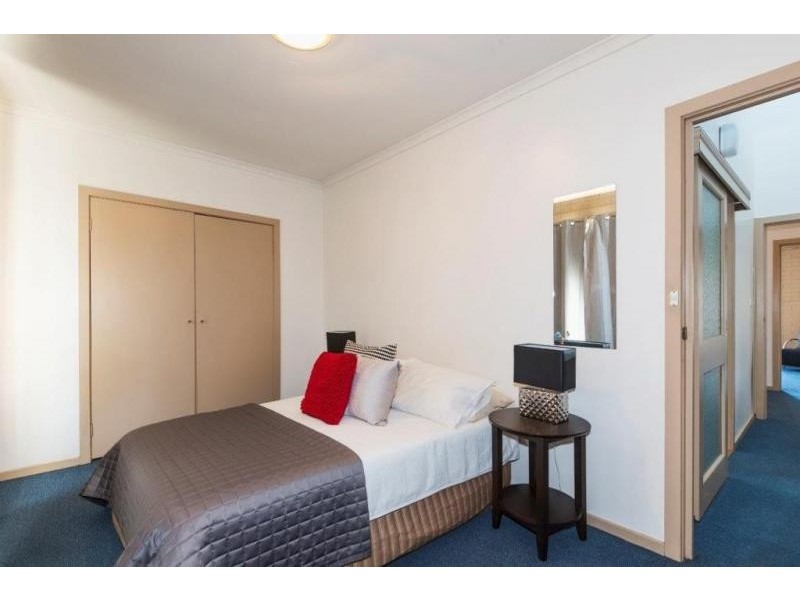 2/4 Queen Street, Footscray VIC 3011