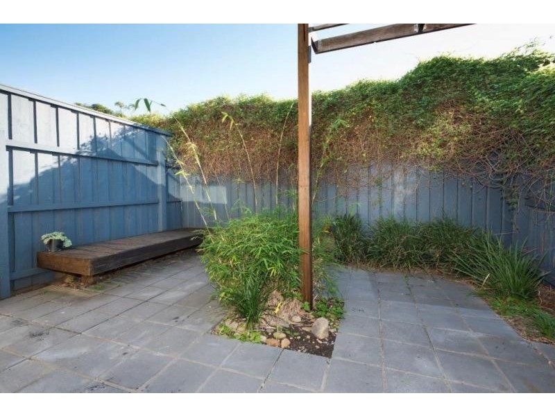 2/4 Queen Street, Footscray VIC 3011