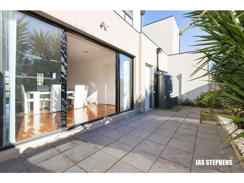 2 Pullar Street, Maidstone VIC 3012