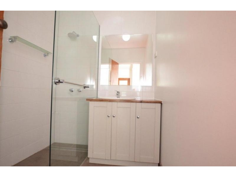 2 Burns Street, Maidstone VIC 3012