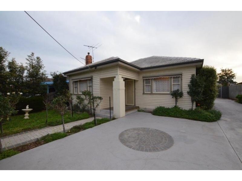 1/4 Sredna Street, West Footscray VIC 3012