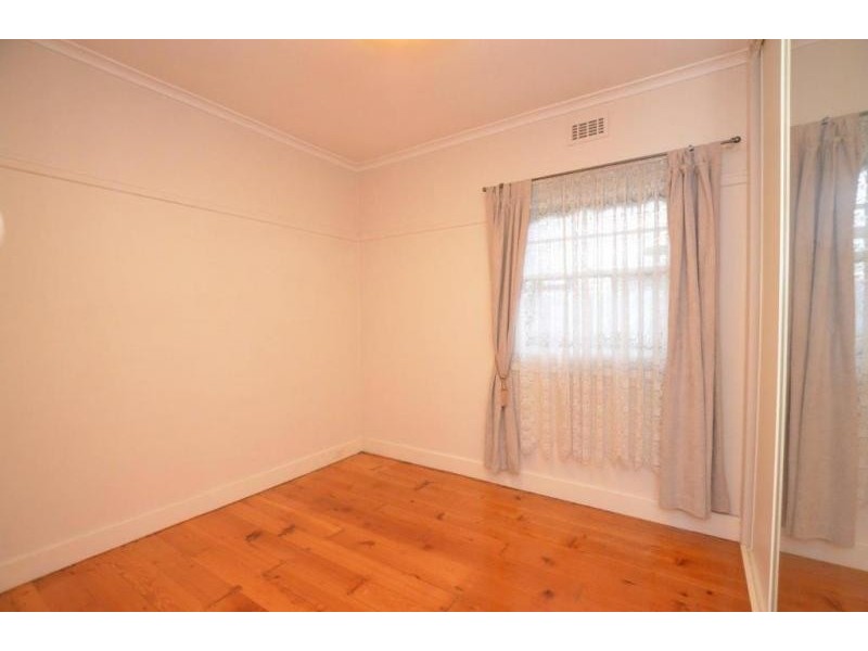 1/4 Sredna Street, West Footscray VIC 3012