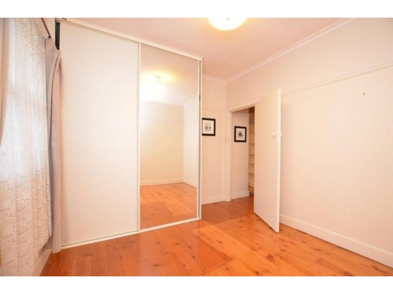 1/4 Sredna Street, West Footscray VIC 3012
