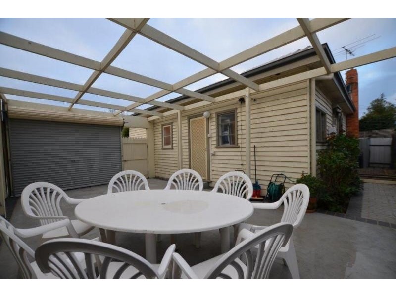 1/4 Sredna Street, West Footscray VIC 3012