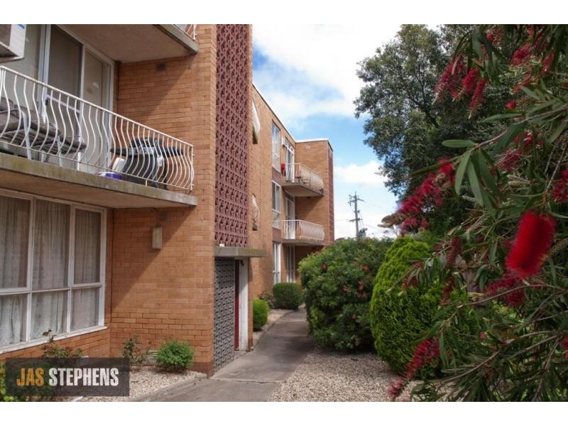 4/3 Lewis Street, Kingsville VIC 3012
