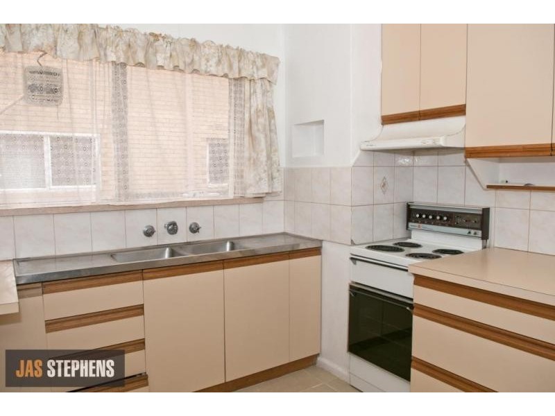 4/3 Lewis Street, Kingsville VIC 3012