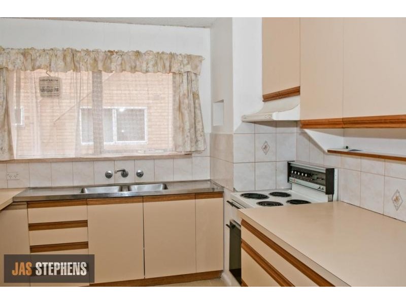 4/3 Lewis Street, Kingsville VIC 3012