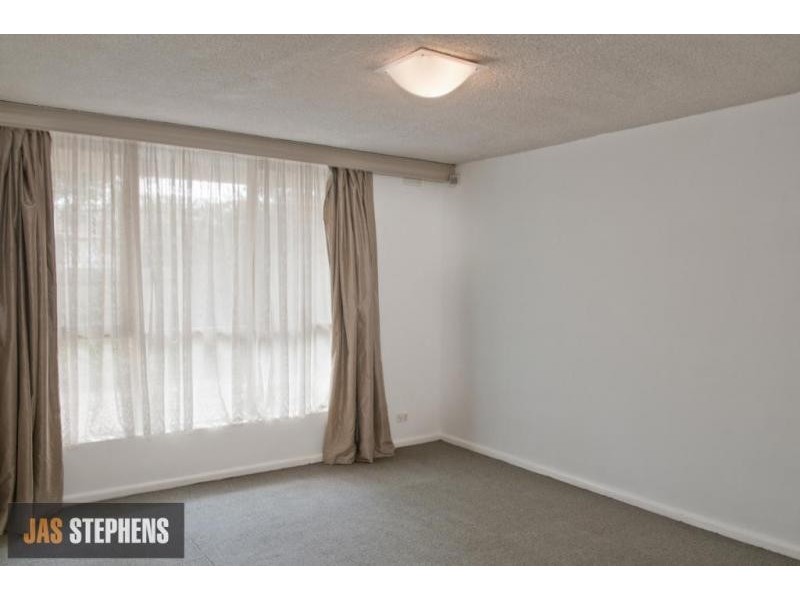 4/3 Lewis Street, Kingsville VIC 3012