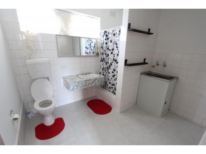 4/3 Lewis Street, Kingsville VIC 3012