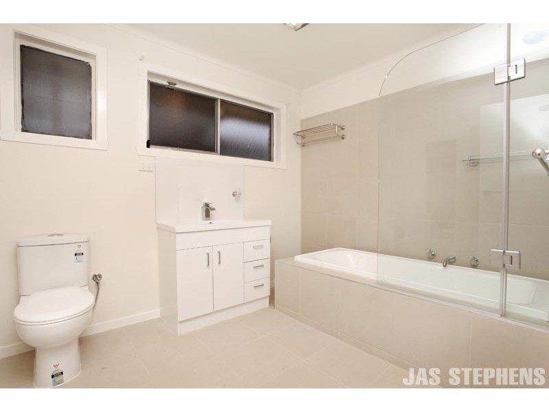 10 Power Street, St Albans VIC 3021