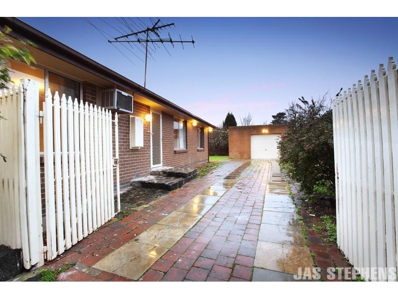 10 Power Street, St Albans VIC 3021