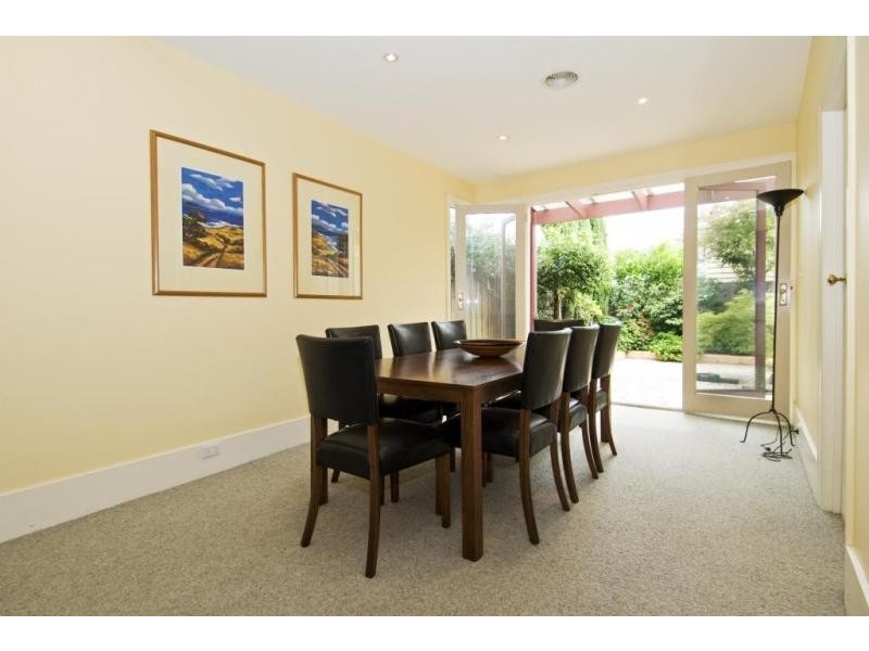 24 Hamilton Street, Seddon VIC 3011