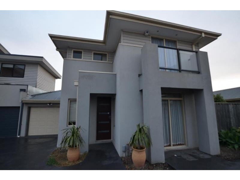 2/36 Vernon Street, South Kingsville VIC 3015