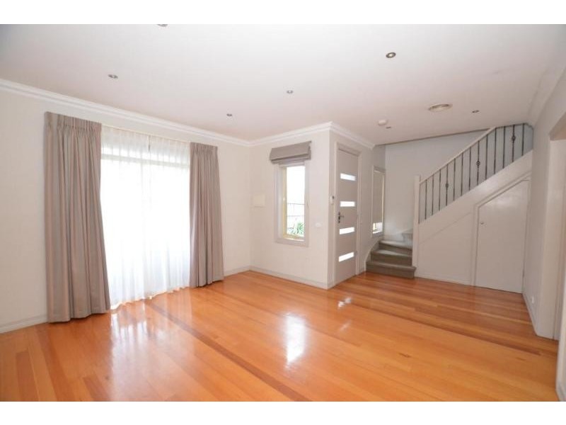 2/36 Vernon Street, South Kingsville VIC 3015