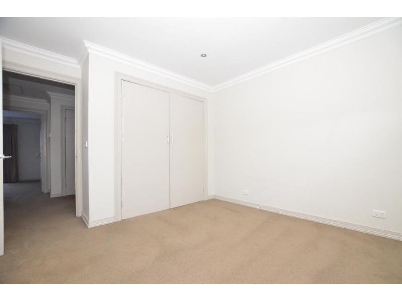 2/36 Vernon Street, South Kingsville VIC 3015