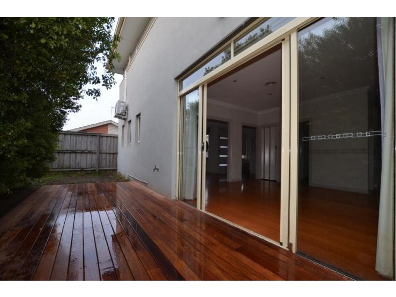 2/36 Vernon Street, South Kingsville VIC 3015