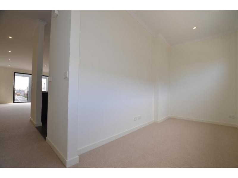 8 Souter Crescent, Footscray VIC 3011