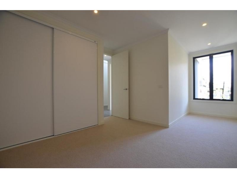 8 Souter Crescent, Footscray VIC 3011