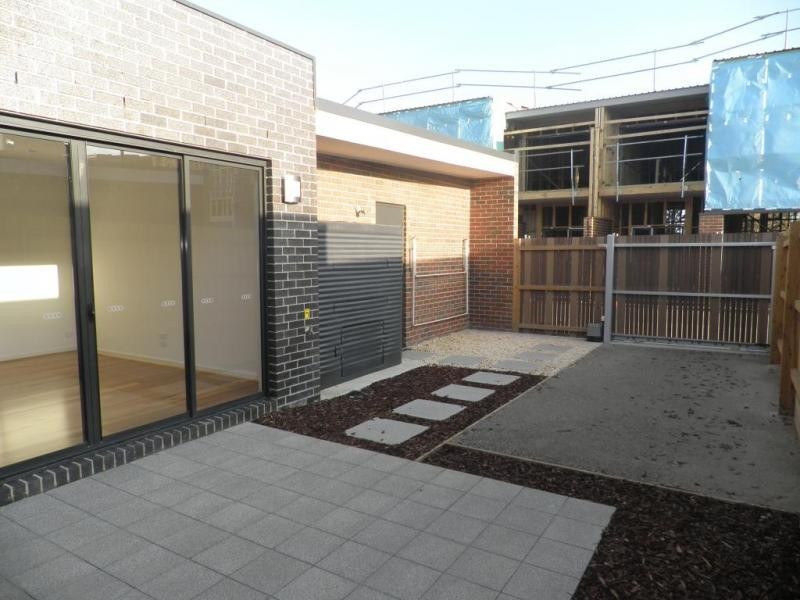 62 McDougall Drive, Footscray VIC 3011