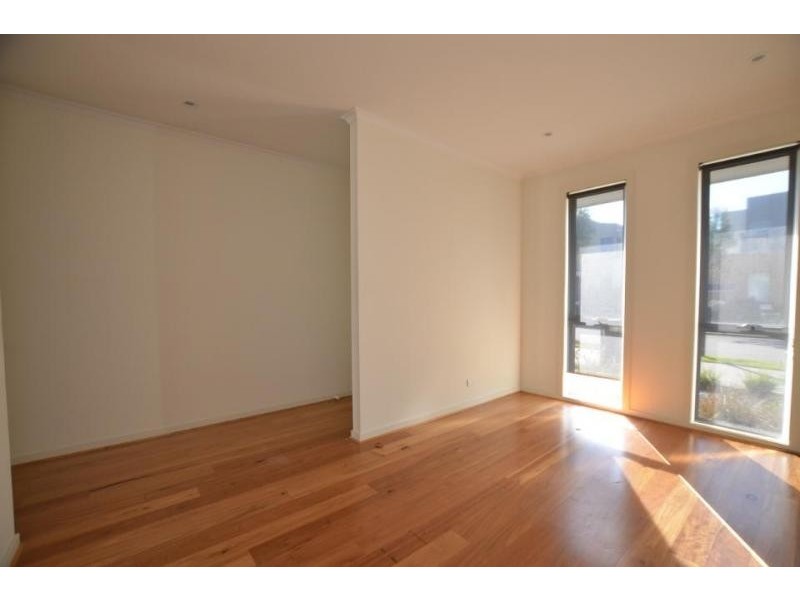 4 Beaurepaire Parade, Footscray VIC 3011