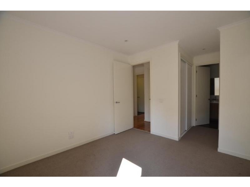 4 Beaurepaire Parade, Footscray VIC 3011