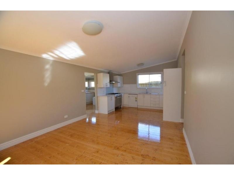 33 Robbs Road, West Footscray VIC 3012