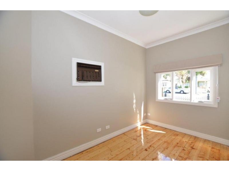 33 Robbs Road, West Footscray VIC 3012