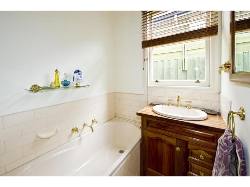 16 Seddon Street, Seddon VIC 3011