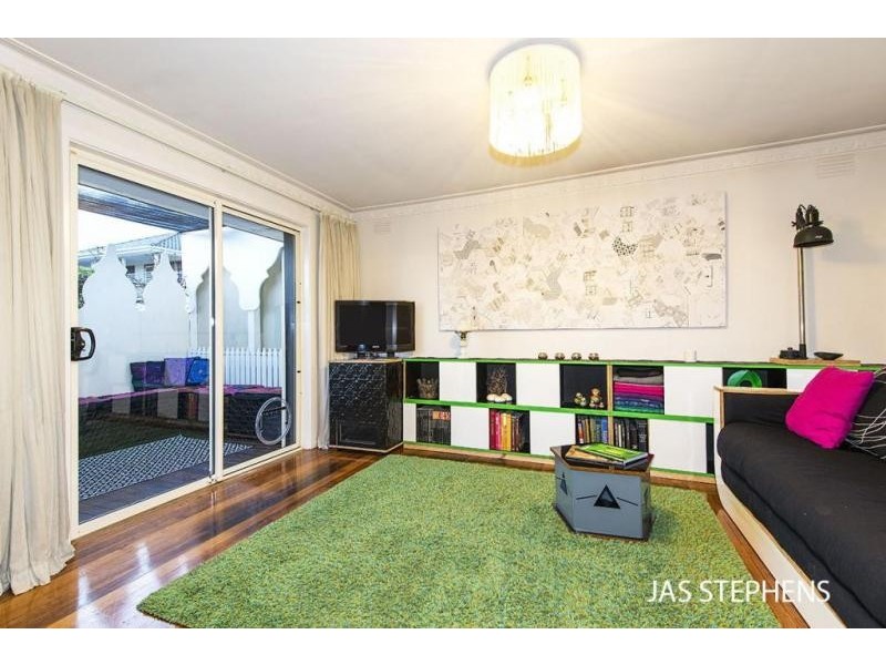 2/27 Ormond Road, West Footscray VIC 3012