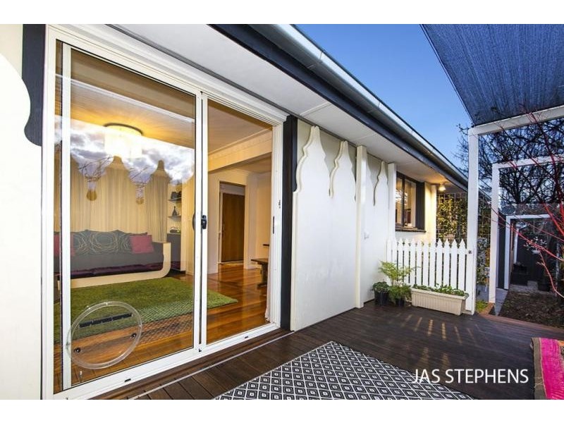 2/27 Ormond Road, West Footscray VIC 3012