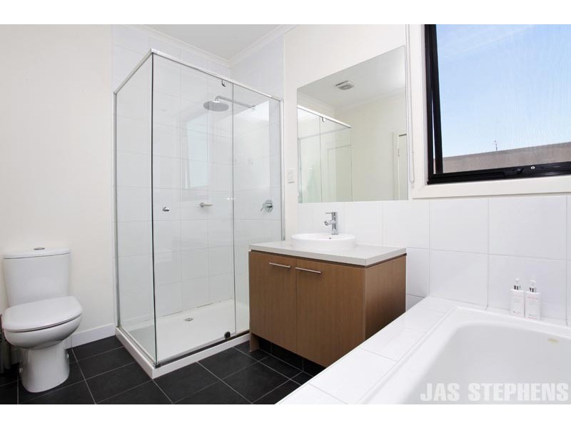 16 Newman Drive, Footscray VIC 3011