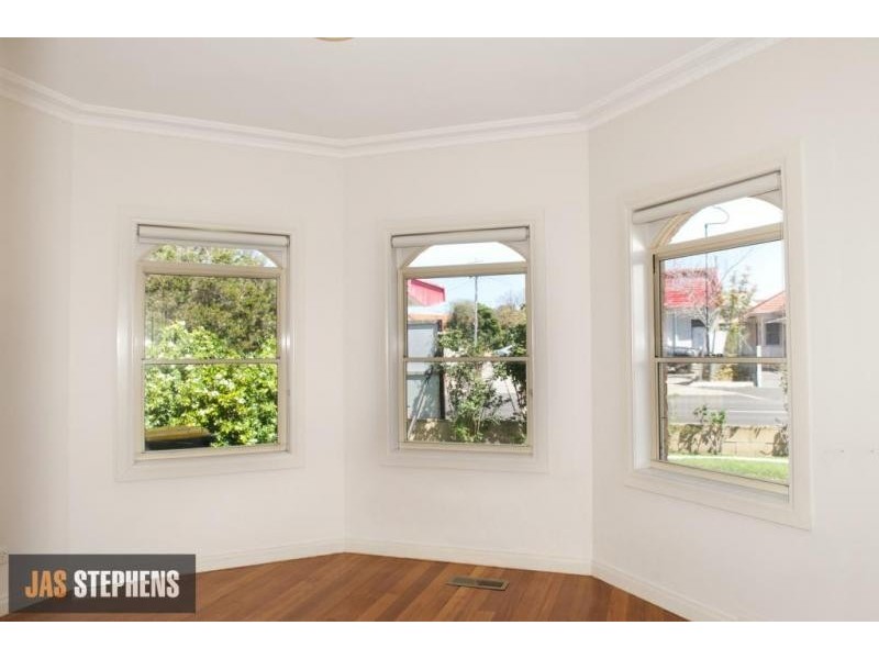 194 Douglas Parade, Newport VIC 3015