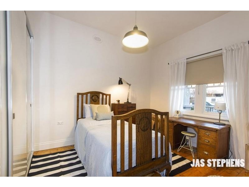 6 Kerr Street, Kingsville VIC 3012