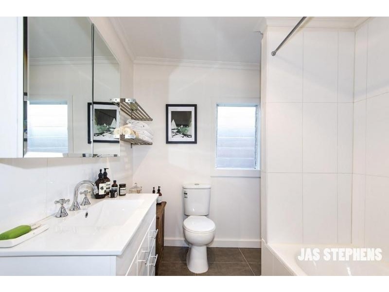 6 Kerr Street, Kingsville VIC 3012