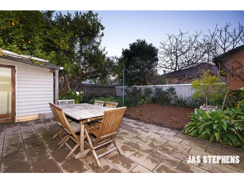 6 Kerr Street, Kingsville VIC 3012