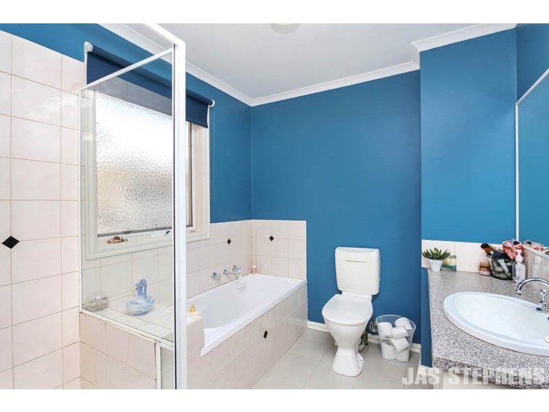 2/103 Raleigh Road, Maribyrnong VIC 3032