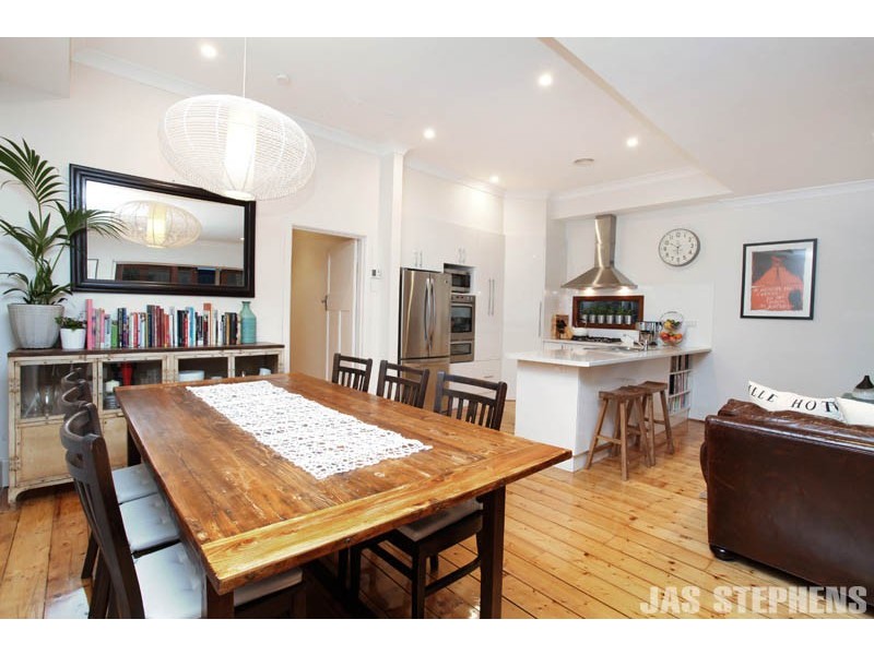 26 Station Road, Seddon VIC 3011