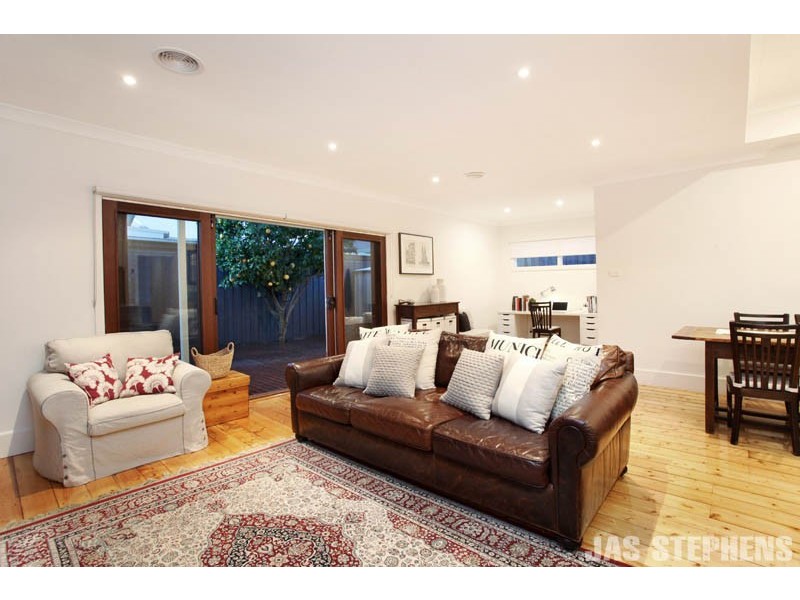 26 Station Road, Seddon VIC 3011