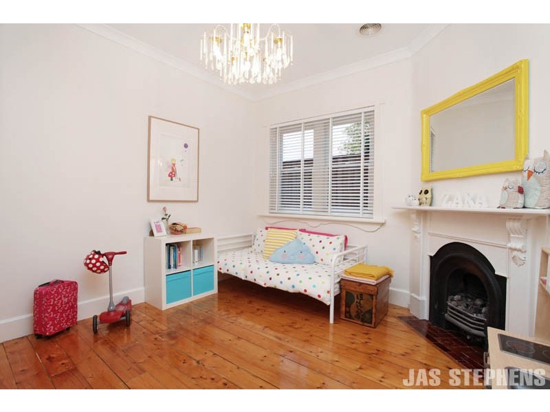 26 Station Road, Seddon VIC 3011