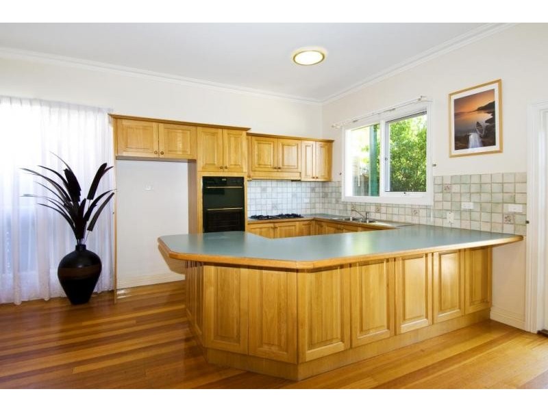 64 Queensville Street, Kingsville VIC 3012