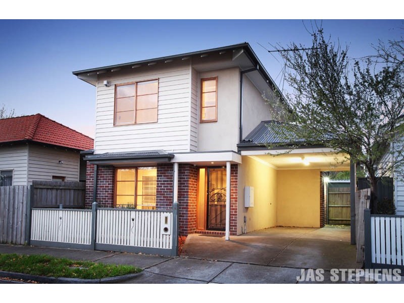 10 Lawrence Street, Seddon VIC 3011
