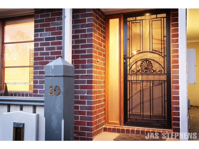 10 Lawrence Street, Seddon VIC 3011