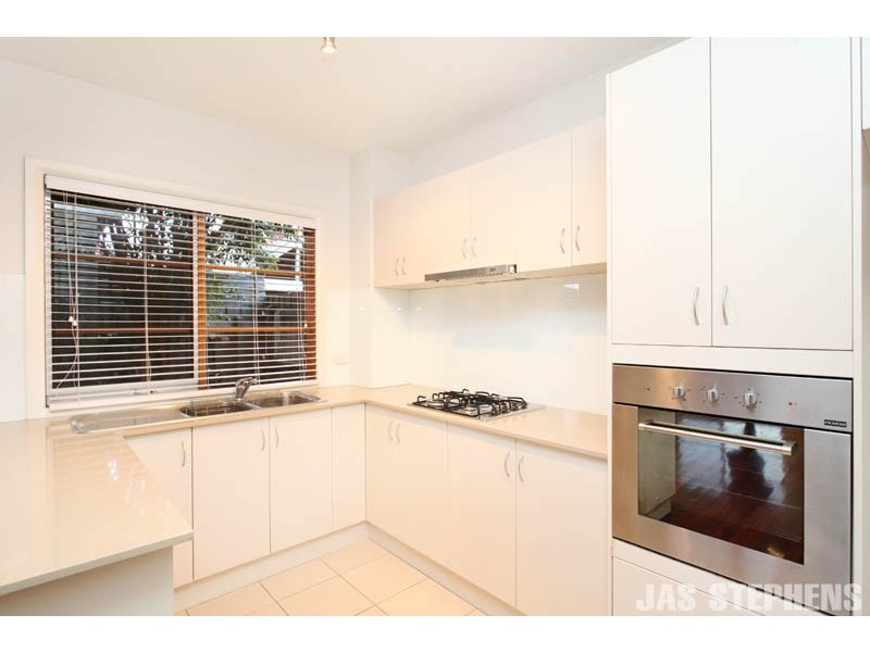 10 Lawrence Street, Seddon VIC 3011