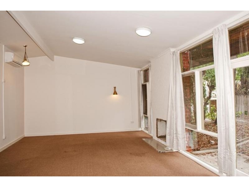 296 Melbourne Road, Newport VIC 3015