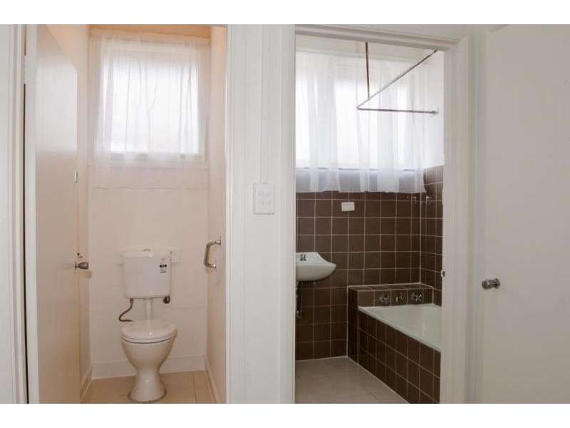 296 Melbourne Road, Newport VIC 3015