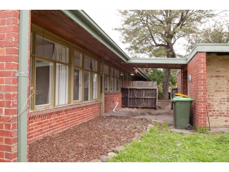 296 Melbourne Road, Newport VIC 3015