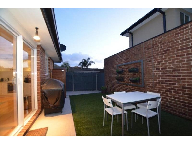 2/8 Govan Street, Footscray VIC 3011